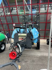 BYD рекламира напредъка в автоматизираното шофиране с освежения седан Han · TechNode