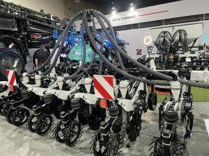 Екипът на Manus Trims China, премества основния персонал в централата на Сингапур · Technode