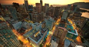 Чуждестранни посетители приветстват речни плувци в Гуейджоу