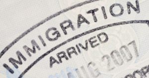 Фамилиите като мост през пролива