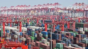 China Shores Up Status като топ корабостроител с разширяване на пристанището в Шанхай