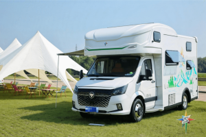 Starlight разгръща RV стратегия от висок клас, за да докосне нарастващото търсене на пътуване