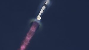 Starship на SpaceX постигна ключов етап, като разположи първите фиктивни сателити