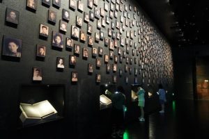 Брой регистрирани оцелели от клане на Nanjing пада до 25