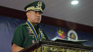 Как филипинският военен началник оживява „мекия преврат“, за да подкопае Маркос