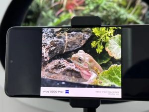 Vivo разкрива X200 Pro с 200 MP телефото камера ZEISS APO · TechNode