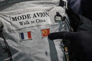 Френското дуо достигна Шанхай, Китай, след като измина над 12 000 км за 518 дни