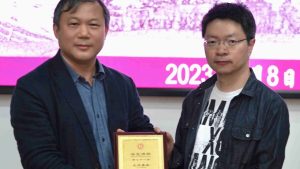 Награденият от NIH животоизследовател Шу Сяокун внезапно премества изследванията от САЩ в Китай