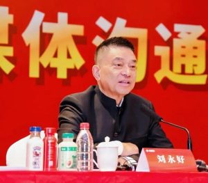 Националният политически съветник призовава за активно приемане на ерата на ИИ