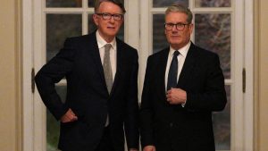 Стармър от Обединеното кралство е изправен пред призиви да подаде оставка, тъй като скандалът с Манделсън отново се разгаря