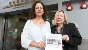 Жител на Discovery Bay подава жалба към омбудсмана относно плана за пълен достъп до таксита