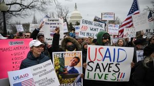 Година след съкращенията на USAID, филипинските групи за развитие се борят, тъй като гневът продължава